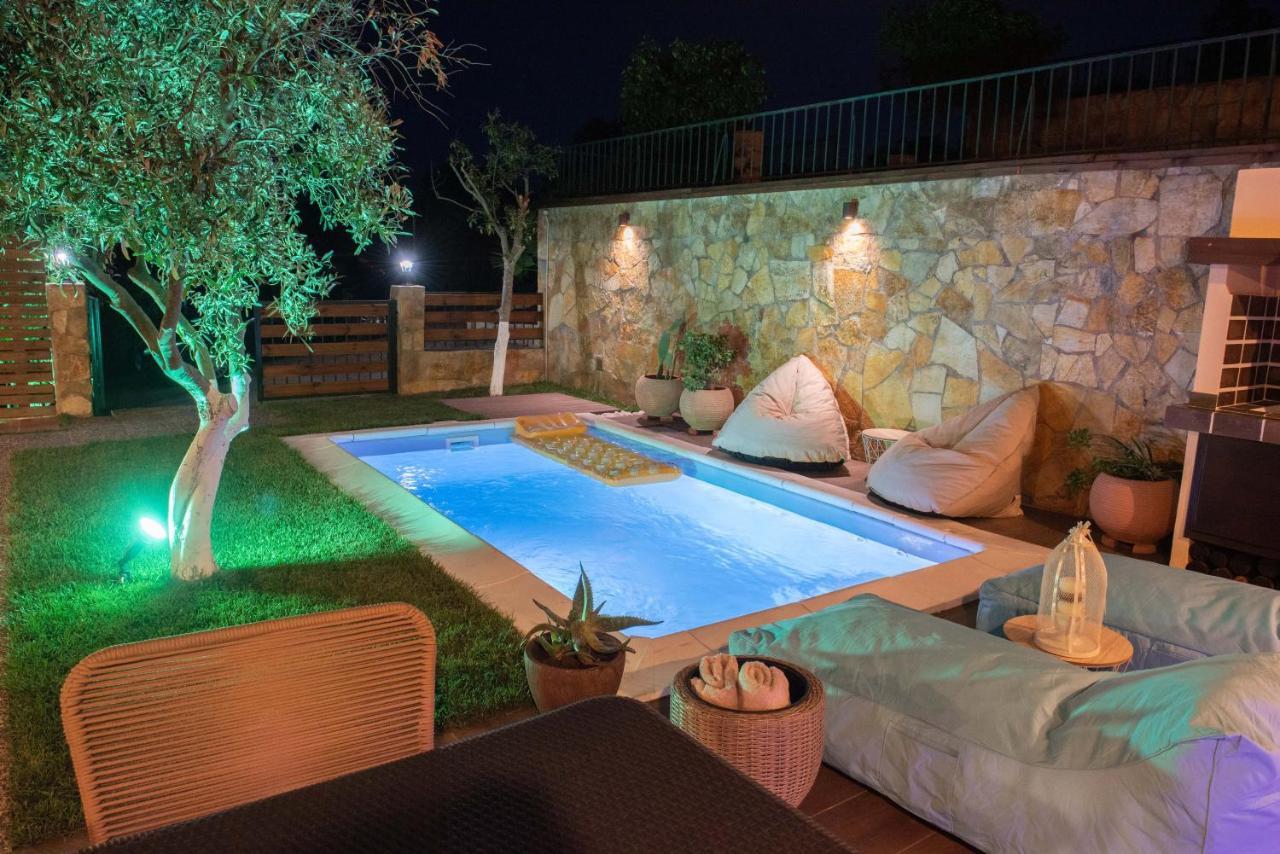 Dandy Villas Nea Roda - Melodic Waves - Private - Pool - Parking - Cellar Zewnętrze zdjęcie